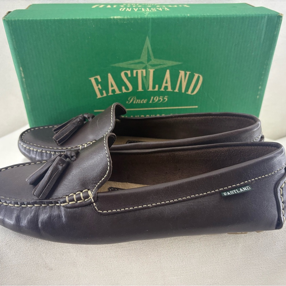 Eastland Tabitha Dark Brown Leather Tassel Loafers size 11M NIB